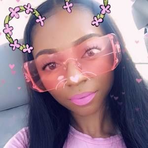 Meet your Posher, Araina